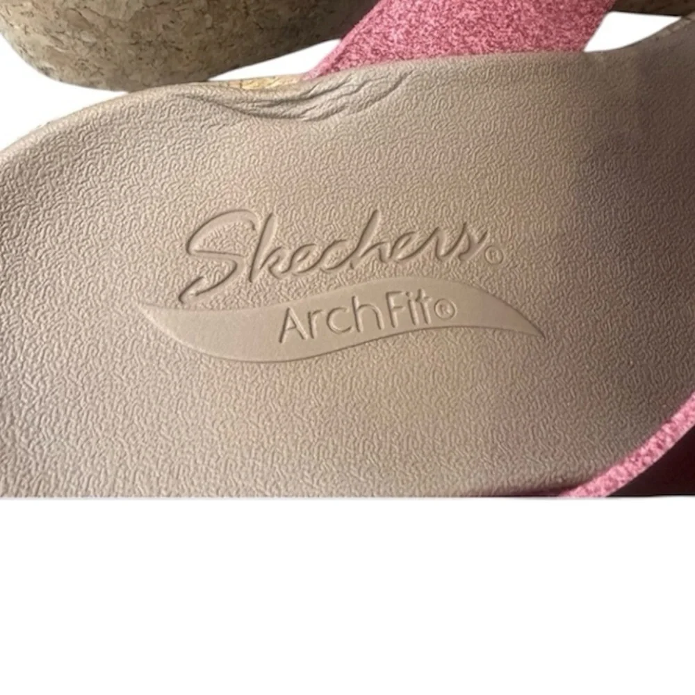 Skechers Arch Fit Beverlee-Rare Blossom Women’s Red Flip Flops Thongs Sandals